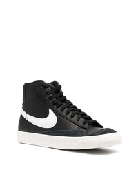 Baskets montantes en cuir noires et blanches Nike