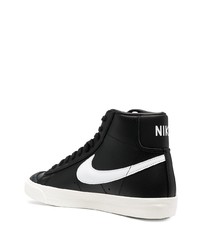 Baskets montantes en cuir noires et blanches Nike