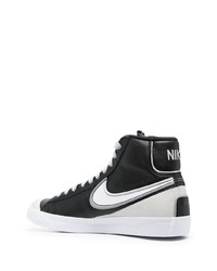 Baskets montantes en cuir noires et blanches Nike