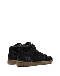 Baskets montantes en cuir noires Nike