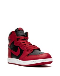 Baskets montantes en cuir rouge et noir Jordan