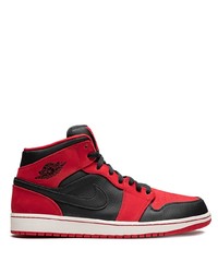 Baskets montantes en cuir rouge et noir Jordan