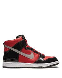 Baskets montantes en cuir rouge et noir Nike