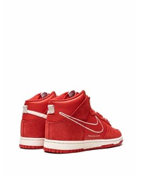 Baskets montantes en cuir rouges Nike