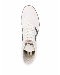 Baskets montantes en daim blanches Vans