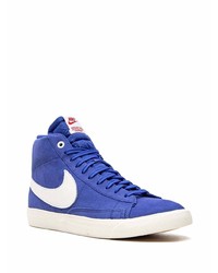 Baskets montantes en daim bleu marine et blanc Nike