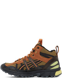 Baskets montantes en daim marron Asics