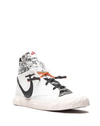 Baskets montantes en toile blanches et noires Nike