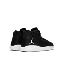 Baskets montantes noires et blanches Jordan