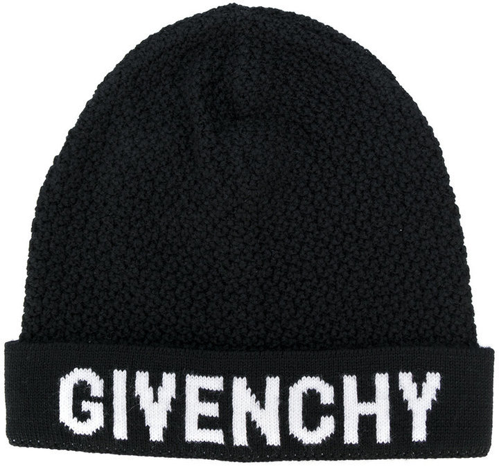 Bonnet en tricot noir Givenchy, €288 