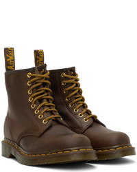 Bottes de loisirs en nubuck marron foncé Dr. Martens