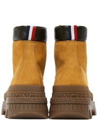 Bottes de travail en daim tabac Moncler