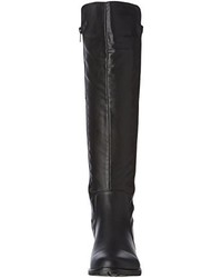 Bottes noires Initiale