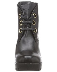 Bottes noires Virus