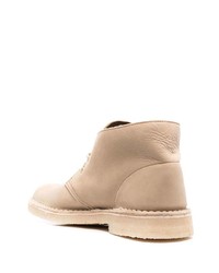 Bottines chukka en cuir beiges Clarks Originals