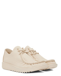 Bottines chukka en cuir beiges At.Kollektive