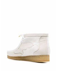 Bottines chukka en cuir blanches Clarks Originals