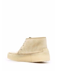 Bottines chukka en daim beiges Clarks Originals