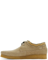 Bottines chukka en daim beiges Clarks Originals