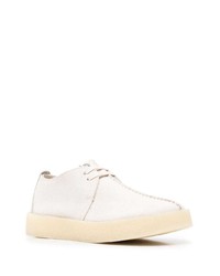 Bottines chukka en daim beiges Clarks Originals