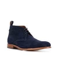 Bottines chukka en daim bleu marine Grenson