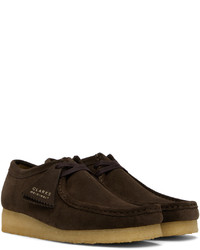 Bottines chukka en daim marron foncé Clarks Originals