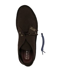 Bottines chukka en daim marron foncé Clarks Originals