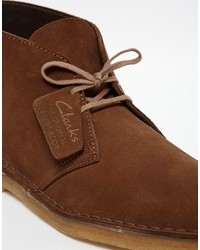 Bottines chukka en daim marron Clarks