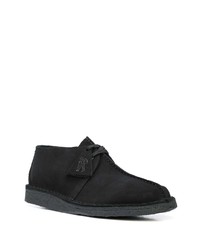 Bottines chukka en daim noires Clarks Originals