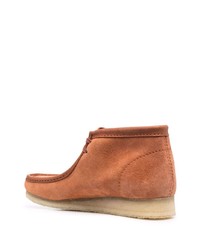 Bottines chukka en daim tabac Clarks Originals