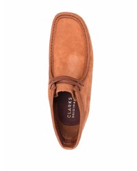 Bottines chukka en daim tabac Clarks Originals