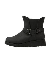 Bottines compensées noires UGG