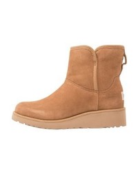 Bottines compensées tabac UGG