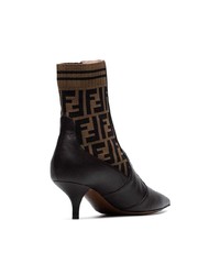 Bottines en cuir marron foncé Fendi