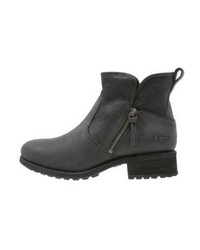 Bottines noires UGG