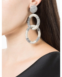 Boucles d'oreilles ornées de perles argentées Oscar de la Renta