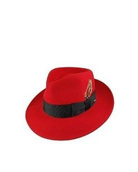 Chapeau en laine rouge
