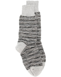 Chaussettes en tricot grises Issey Miyake