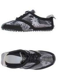 Chaussures à fleurs grises