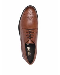 Chaussures brogues en cuir marron Geox