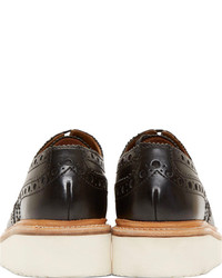 Chaussures brogues en cuir noires et blanches Grenson