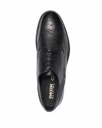 Chaussures brogues en cuir noires Geox