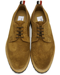Chaussures brogues en daim moutarde Thom Browne