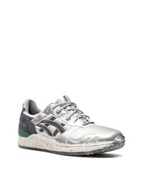 Chaussures de sport argentées Asics