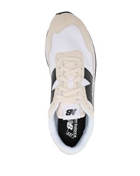 Chaussures de sport beiges New Balance