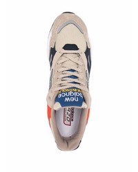 Chaussures de sport beiges New Balance