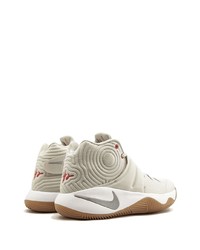 Chaussures de sport beiges Nike