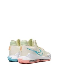 Chaussures de sport beiges Nike