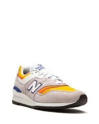 Chaussures de sport beiges New Balance