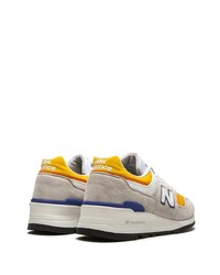 Chaussures de sport beiges New Balance